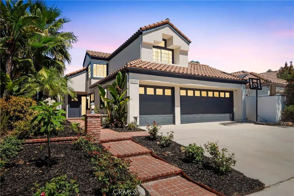 24743 Calle Altamira, Calabasas