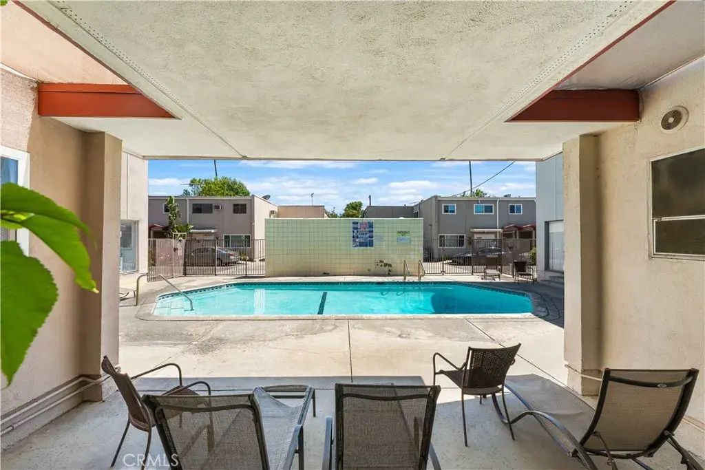 7135 Coldwater Canyon Avenue 16, North Hollywood