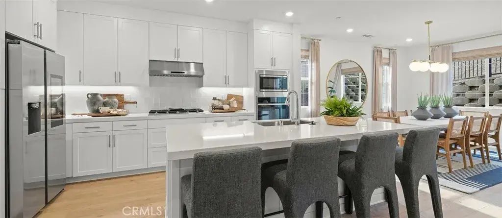 2028 Pyrenes Place, Santa Paula