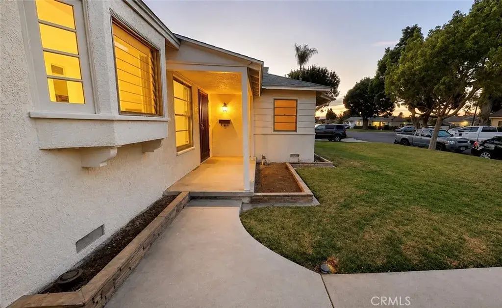 8340 Gainford, Downey