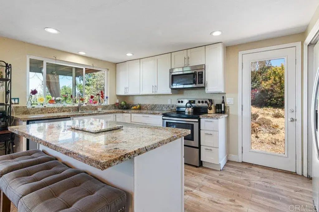 5741 Rainbow Heights Road, Fallbrook