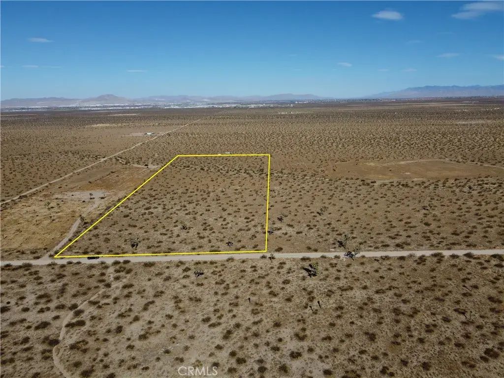 2 Wilson Ranch Rd, Adelanto