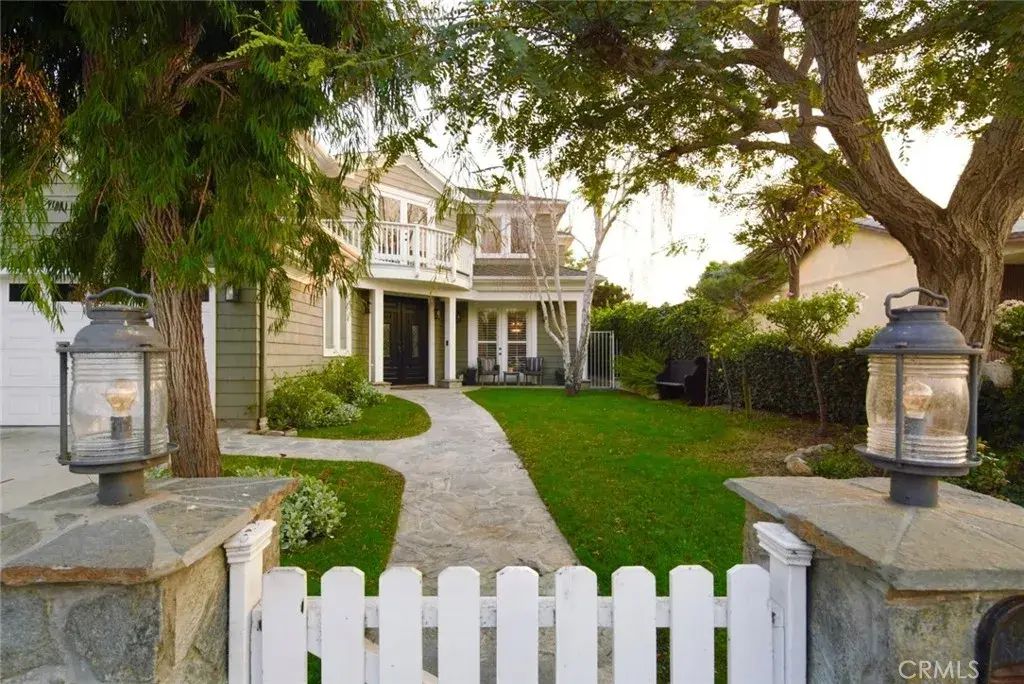 1534 3rd Street, Manhattan Beach