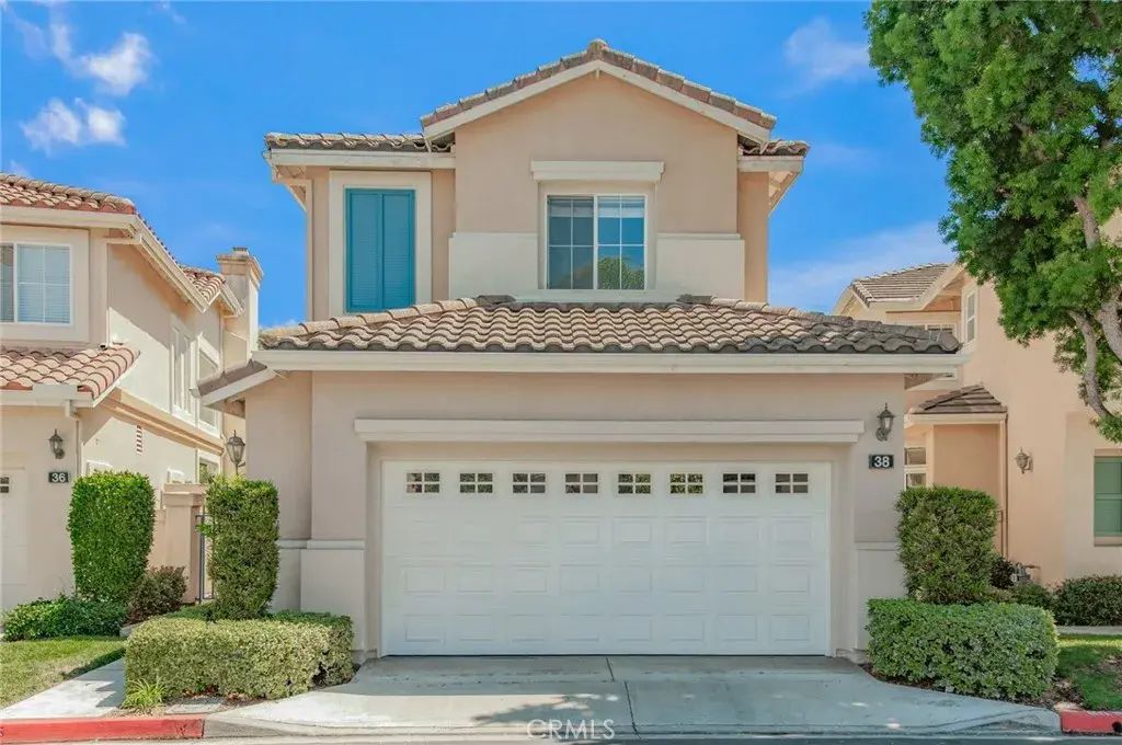 38 Santa Catalina Aisle, Irvine