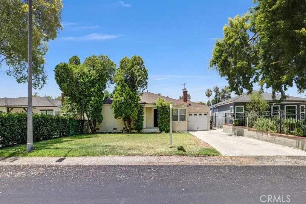 6217 Farmdale Avenue, Los Angeles