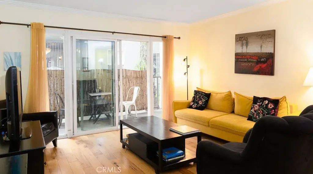 15344 Weddington Street 104, Sherman Oaks