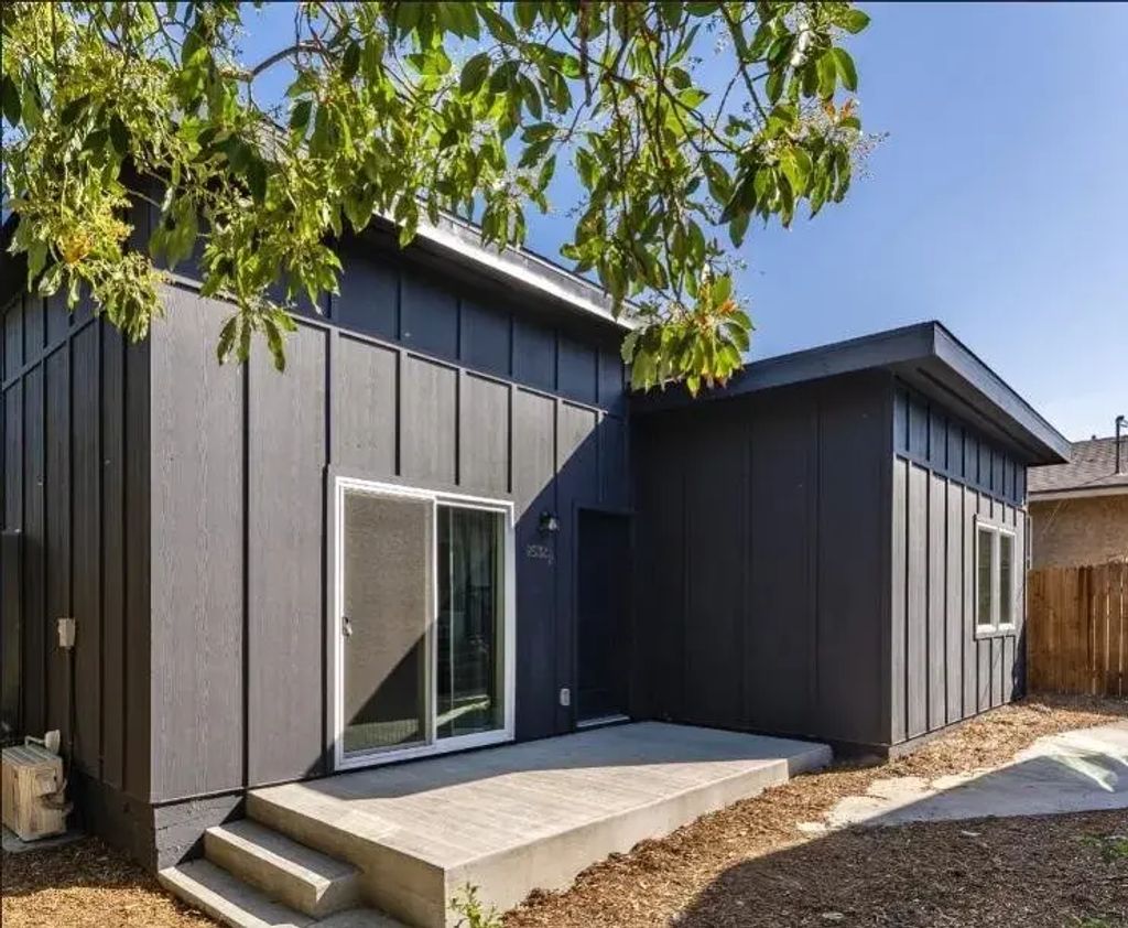 2532 Ganahl, Los Angeles