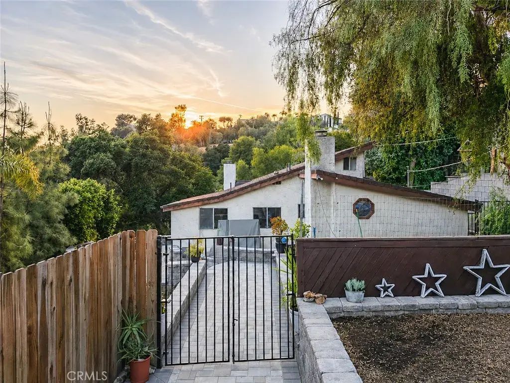 11899 East, Sylmar