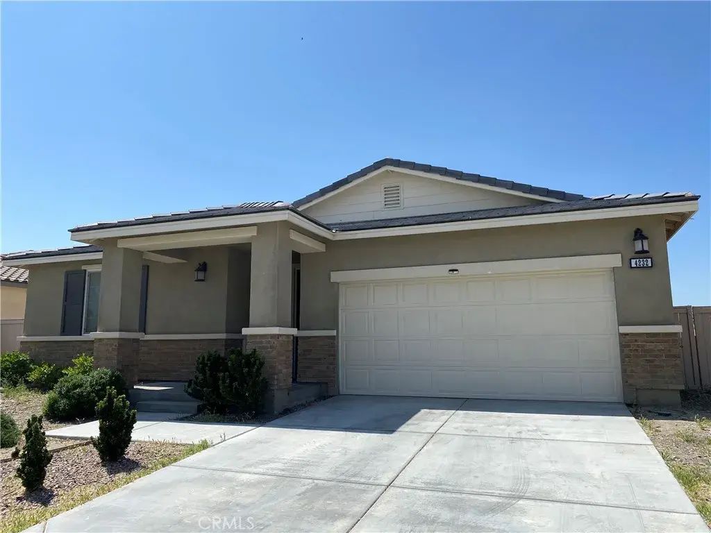 4232 W Ivesbrook Street, Lancaster