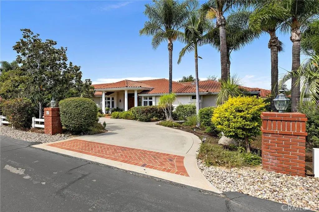 647 Tumble Creek Lane, Fallbrook