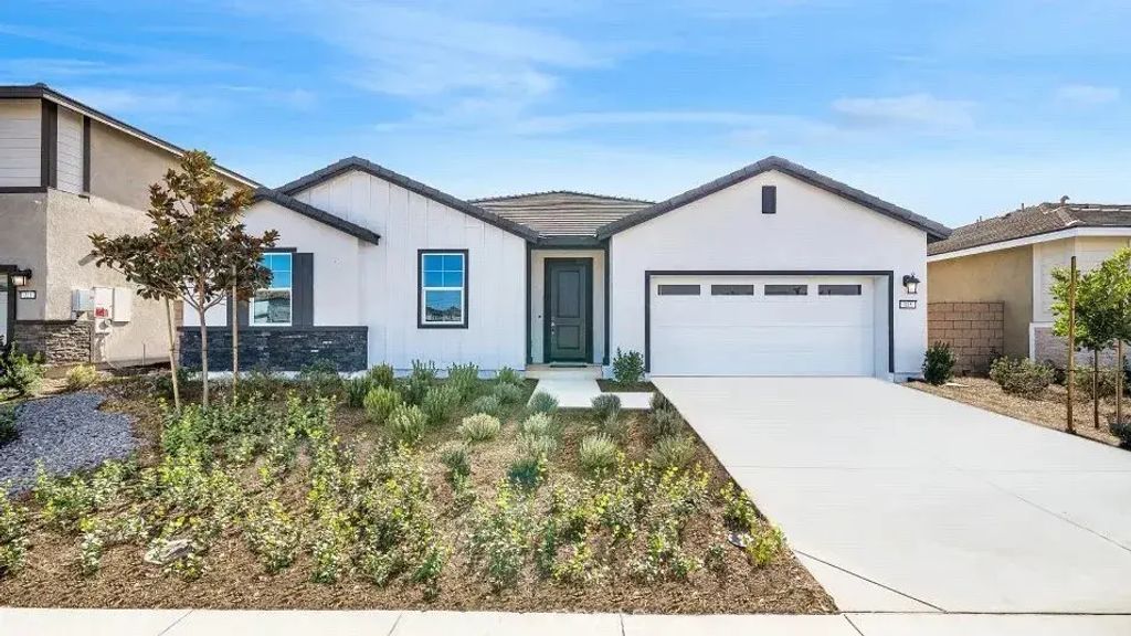 315 Grand Sky Road, Perris