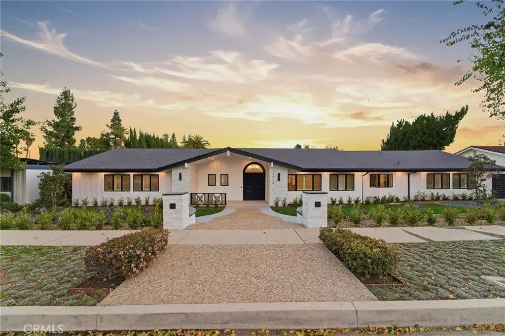 19510 Merridy, Northridge
