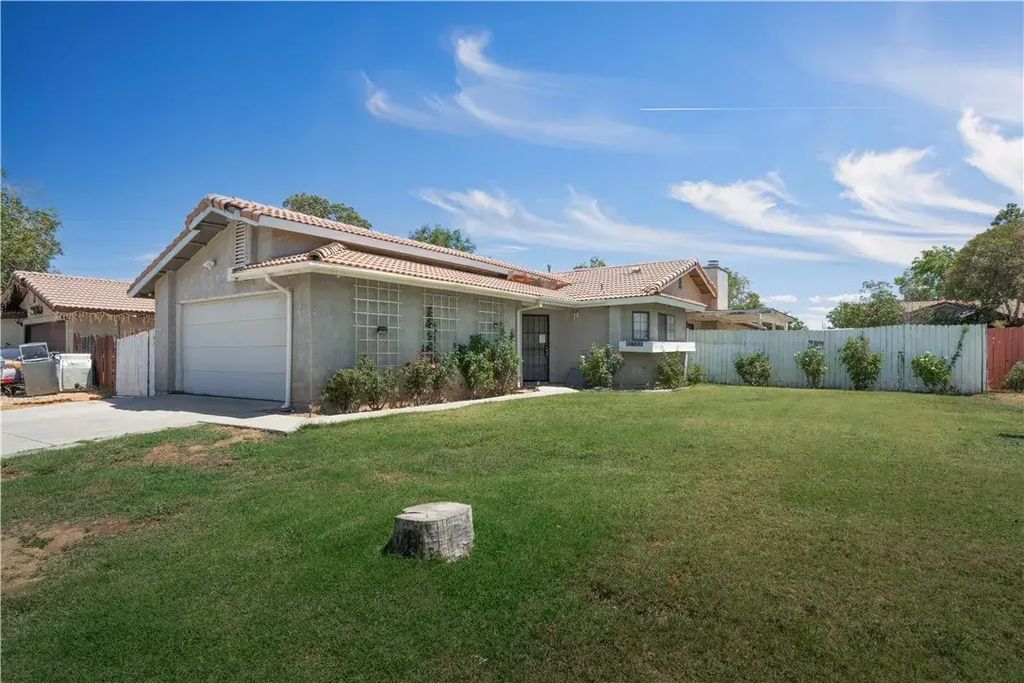 43732 La Paz, Lancaster
