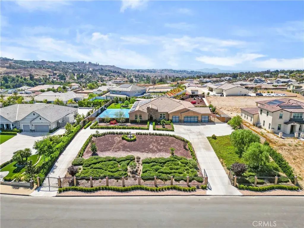 16282 Ginger Creek, Riverside