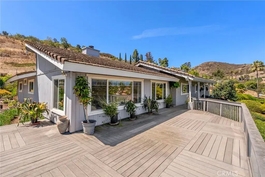 5012 Sleeping Indian, Fallbrook