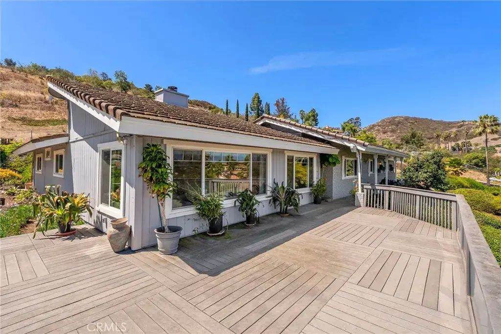 5012 Sleeping Indian, Fallbrook