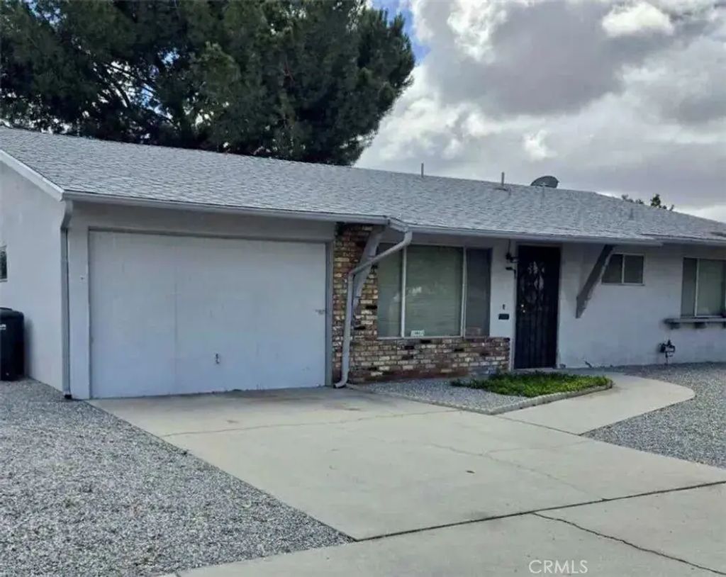 600 S Lyon, Hemet