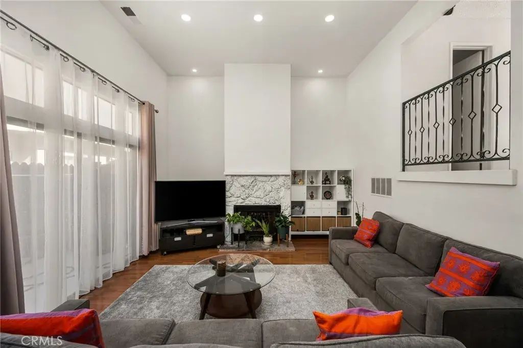 320 W 220th Unit 4, Carson