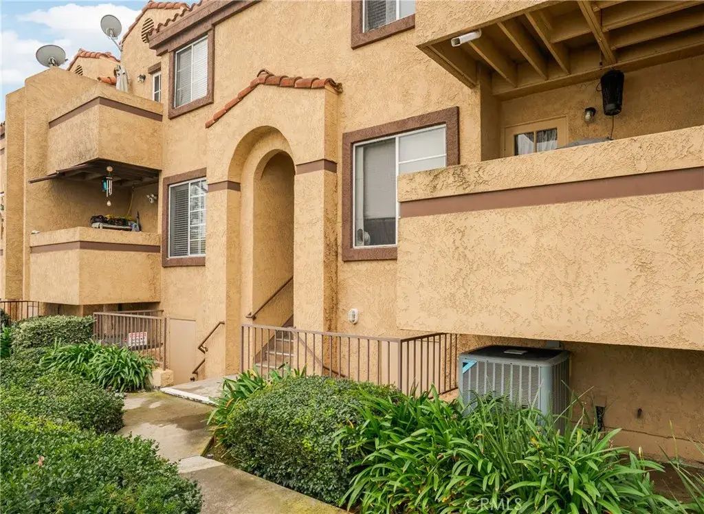 8615 Beverly 6, Pico Rivera