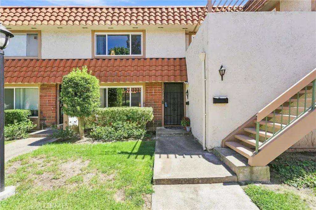 22754 Madrid, Lake Forest