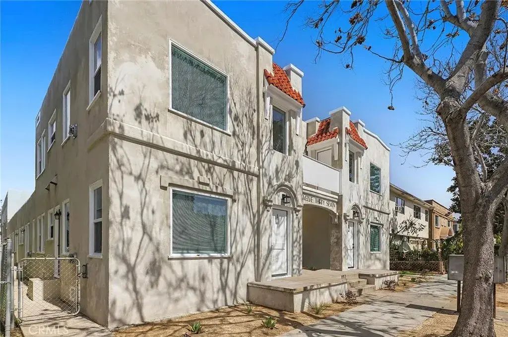 1237 E 1st 1, Long Beach