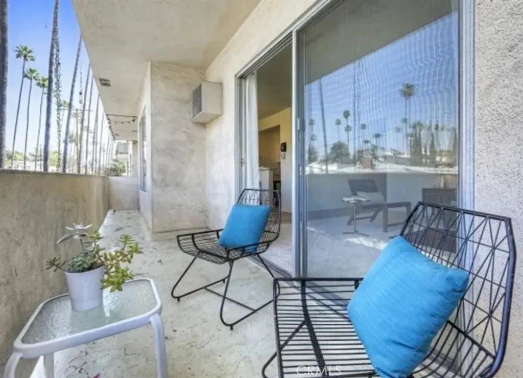 4614 Finley, Los Angeles