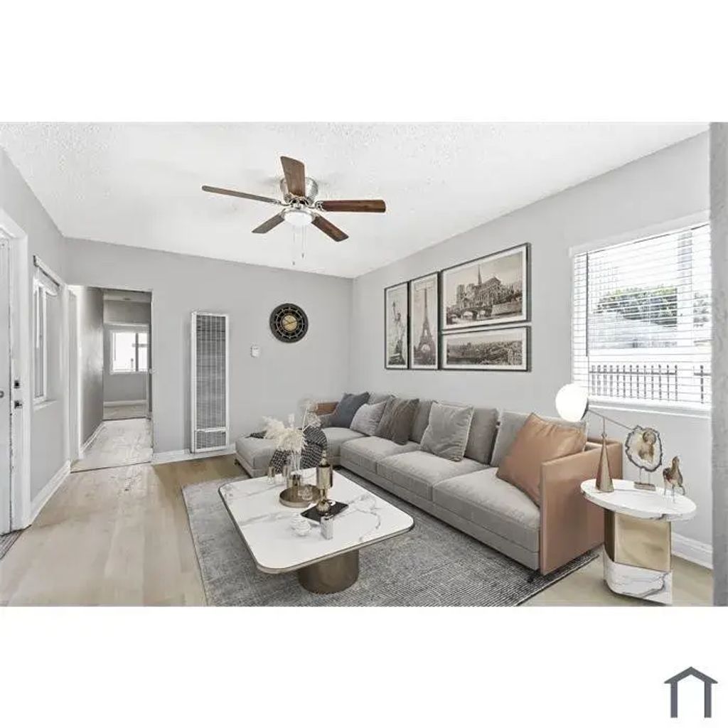 310 W Magnolia, Compton
