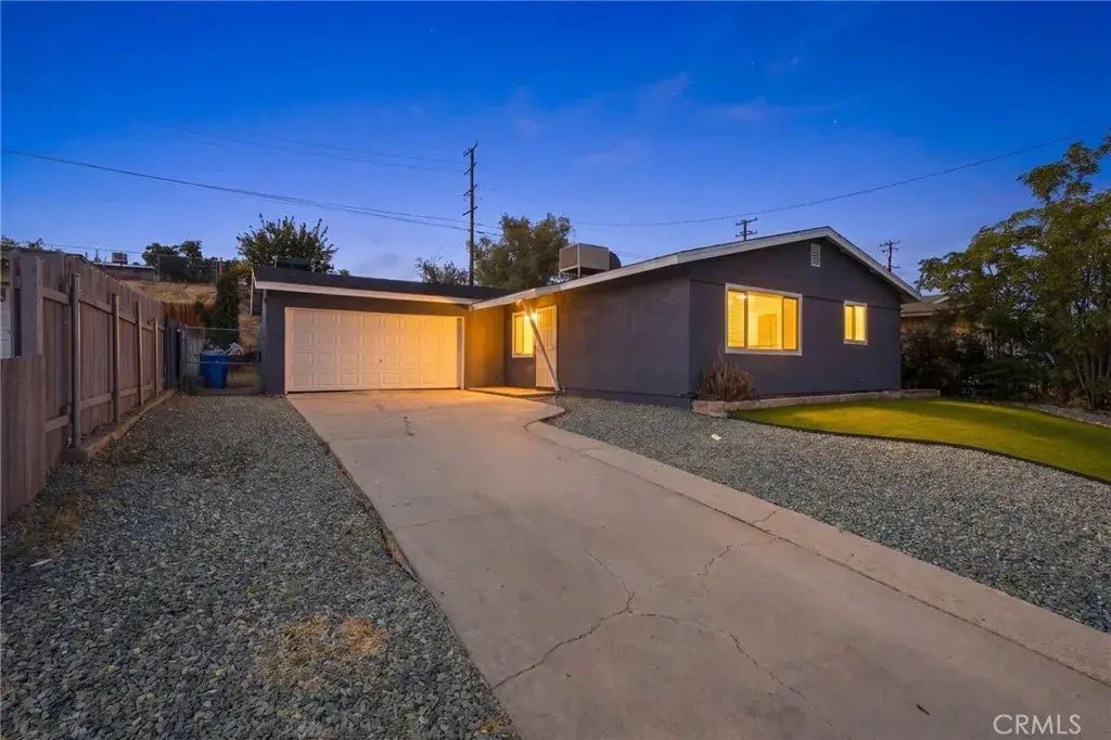 700 Patricia Avenue, Barstow