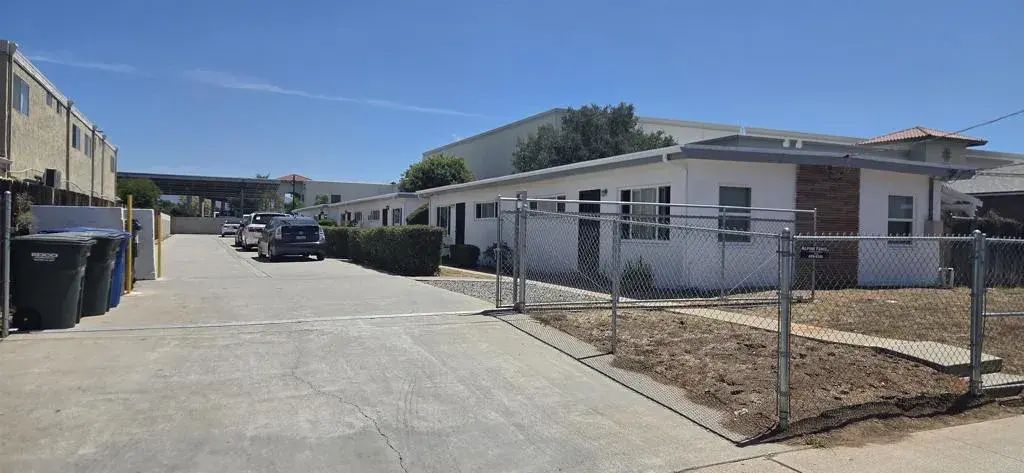 321-331 Roanoke Road, El Cajon
