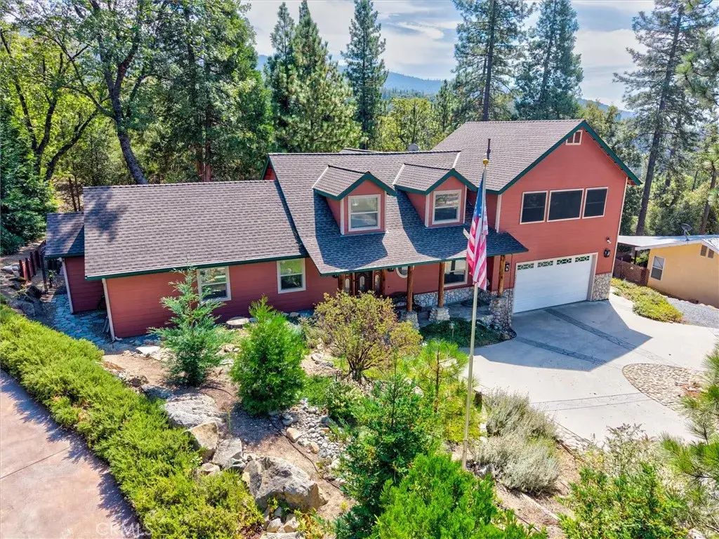 39771 S Cedar Vista Circle S, Bass Lake