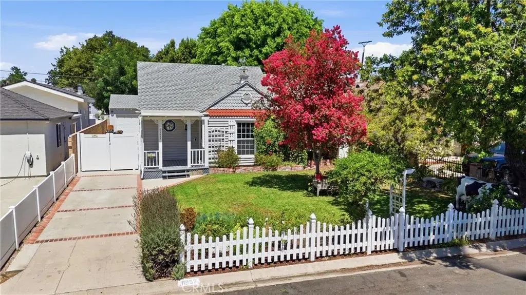 11957 Collins Street, Valley Village