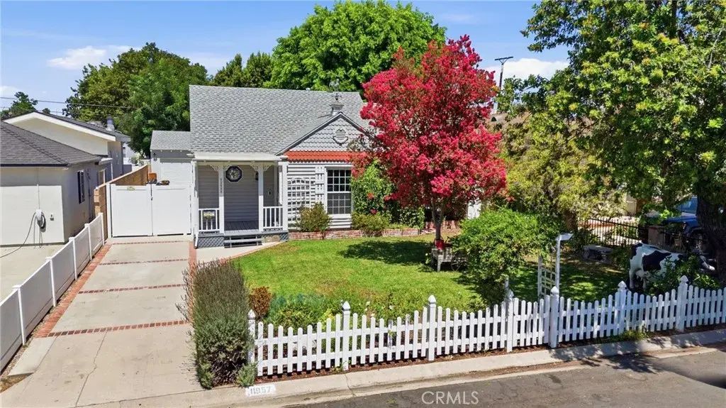 11957 Collins Street, Valley Village