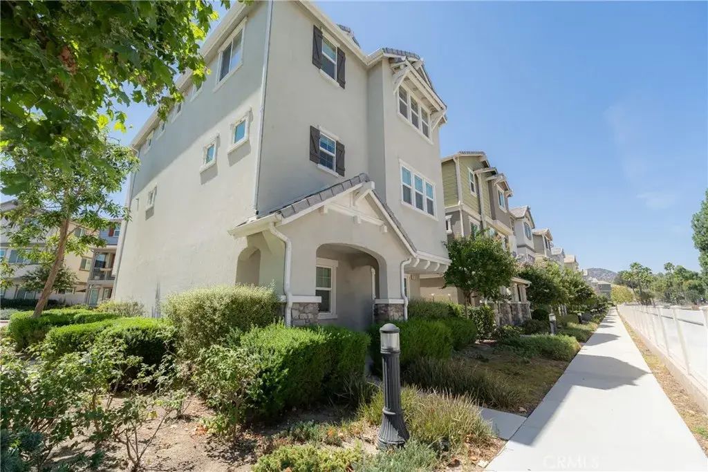 9110 Foster, Chatsworth