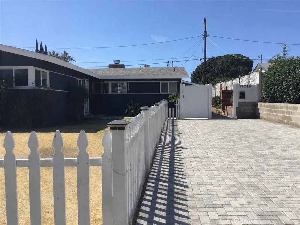 17214 Donmetz, Granada Hills