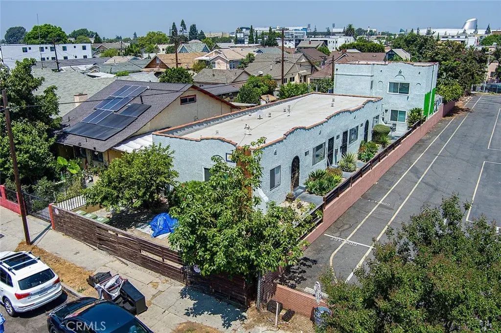 517 W 42nd, Los Angeles