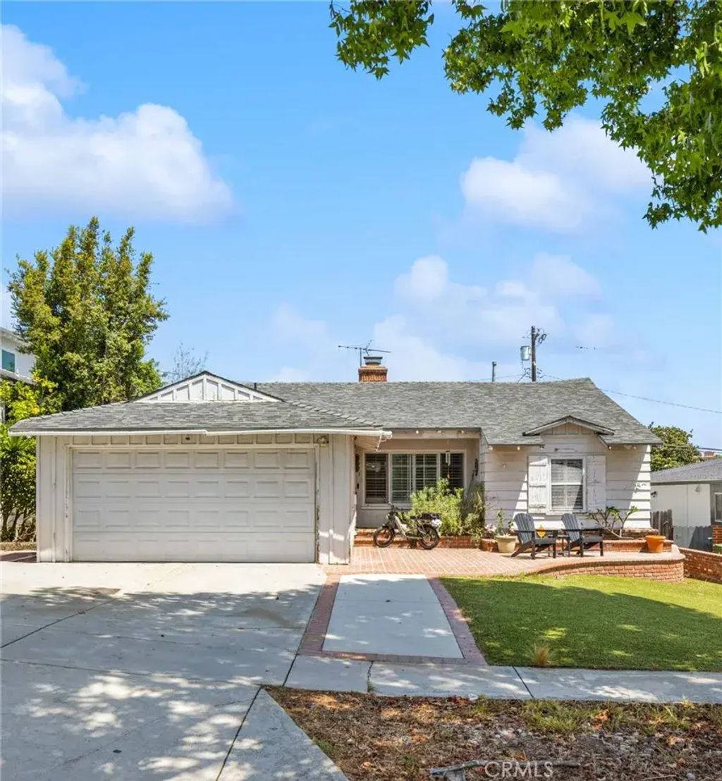 7323 W 91st, Los Angeles