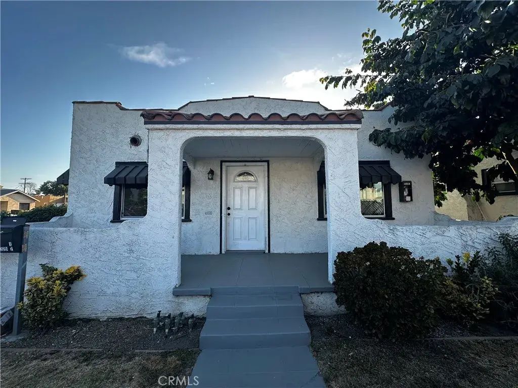 1223 W 64th, Los Angeles