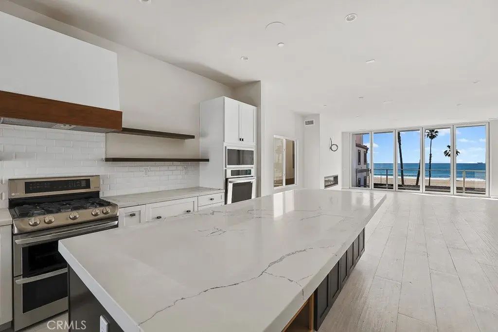 1116 Pch 201, Huntington Beach
