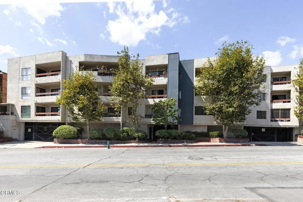 1037 N Vista Street 202, West Hollywood