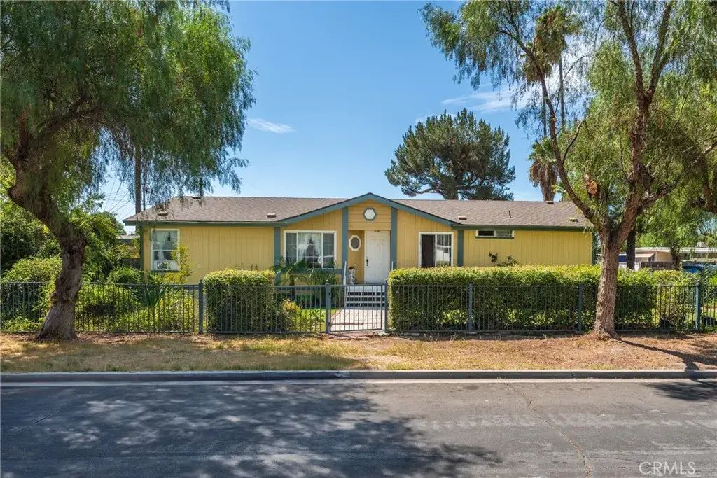 387 Turquoise, Perris