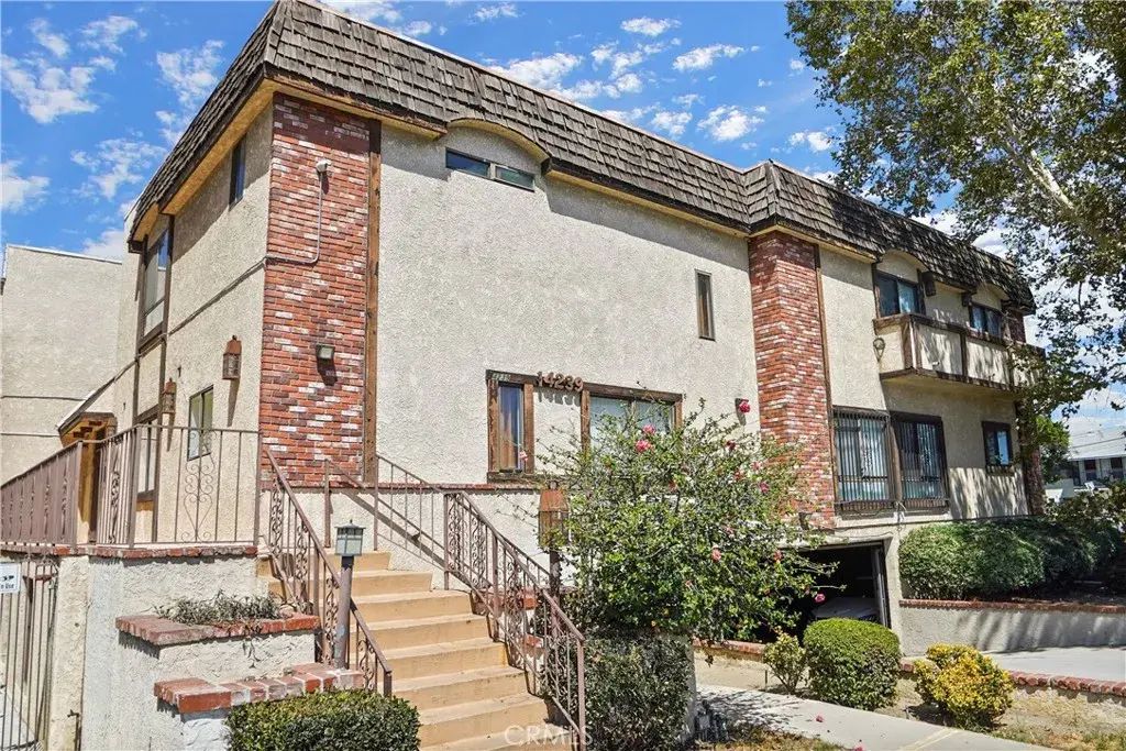14239 Sherman Way 3, Van Nuys
