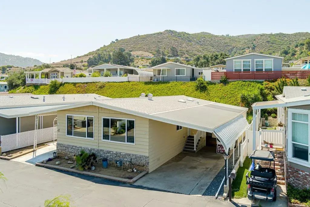 4650 Dulin Spc 42 42, Fallbrook