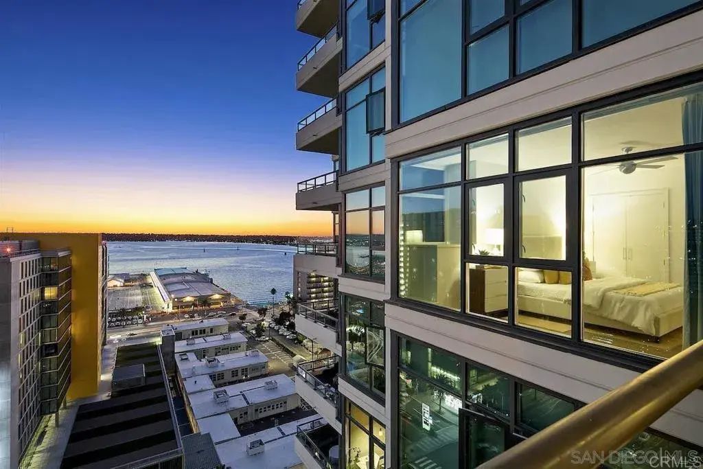 1199 Pacific Highway 1805, 