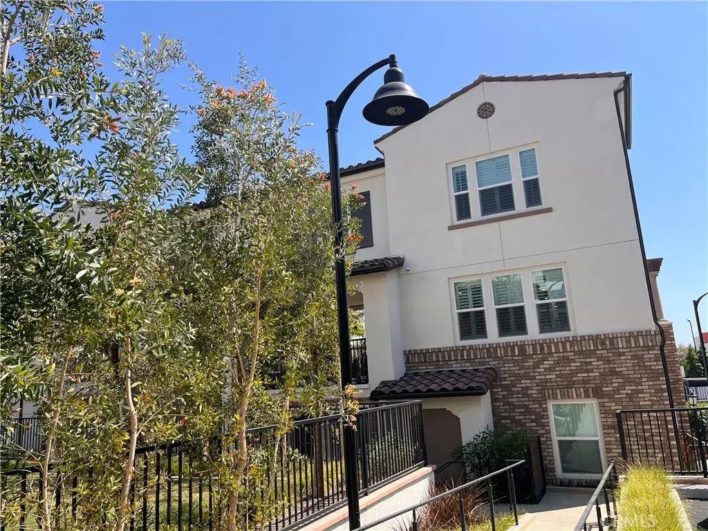 9831 La Serna 1, Whittier