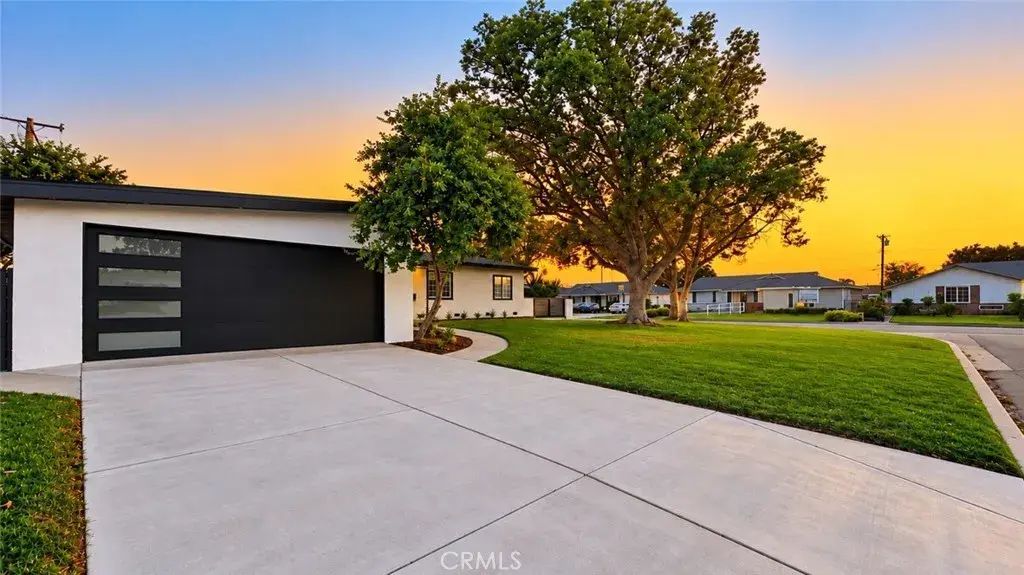 554 W Verness Street, Covina