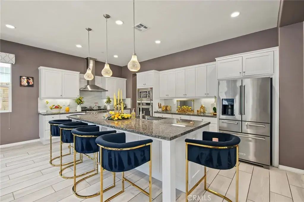27681 Turnleaf Court, Saugus