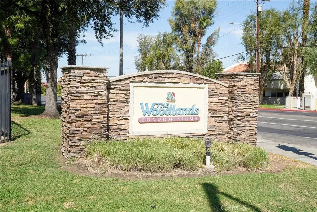 1114 W Blaine Street 105, Riverside