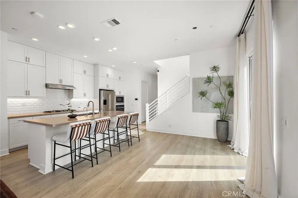 253 Novel, Irvine