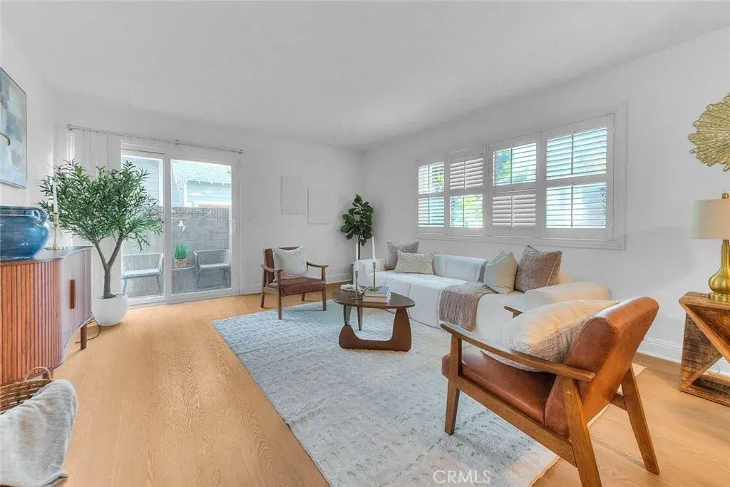 353 N Colorado 101, Long Beach