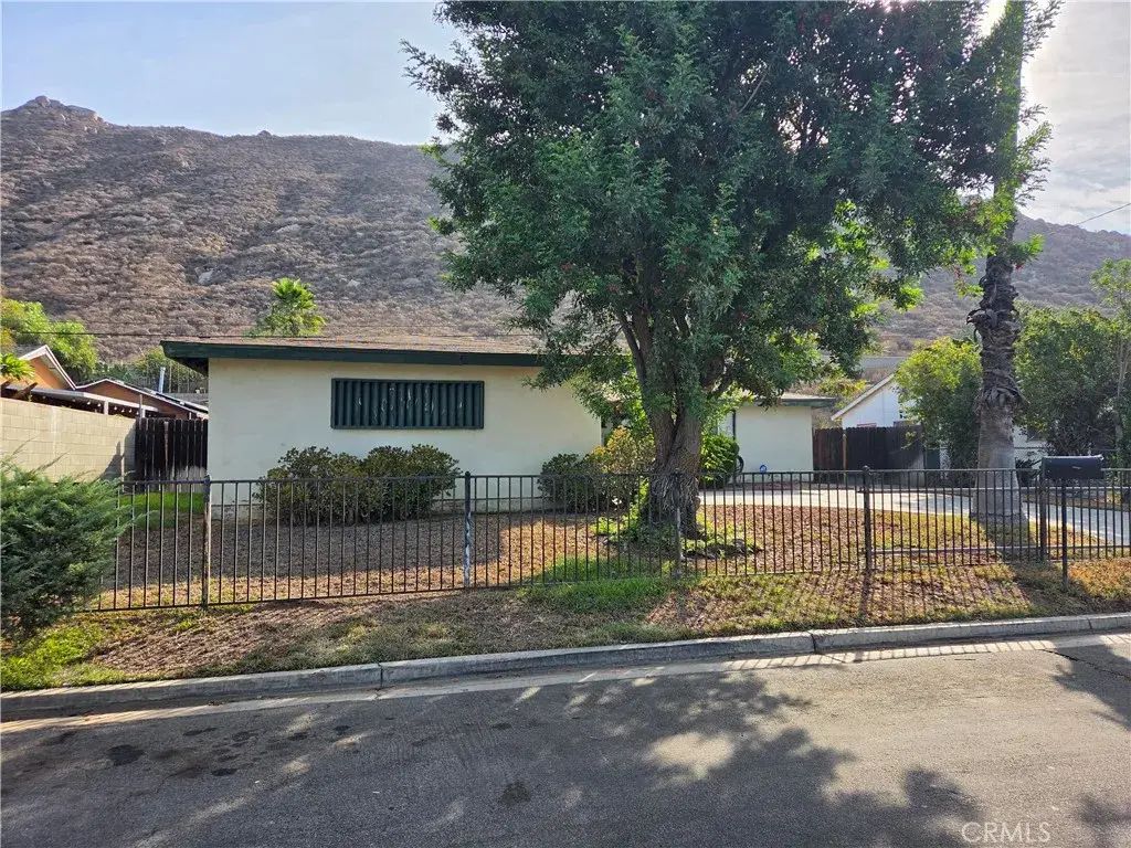 5901 Paramount Drive, Jurupa Valley